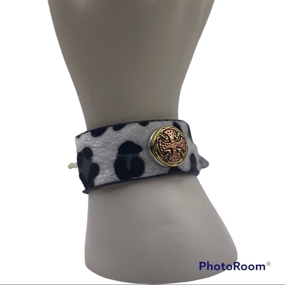 Fun Faux Cow Hide Snap Bracelet w/ Brass Colored Celtic Cross! Size: Small-Med - Picture 8 of 16